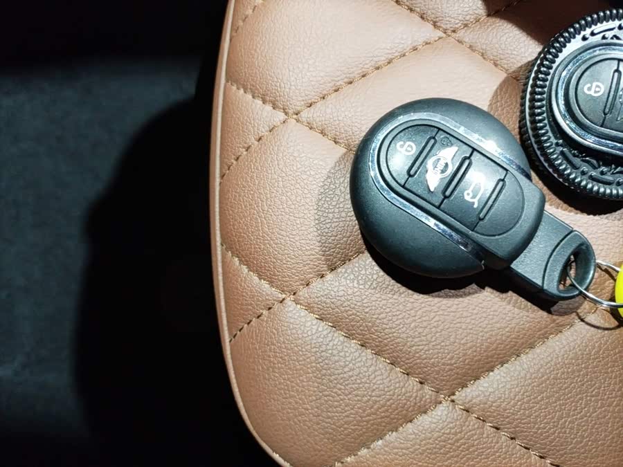 MINI Clubman 2018 — фото 17