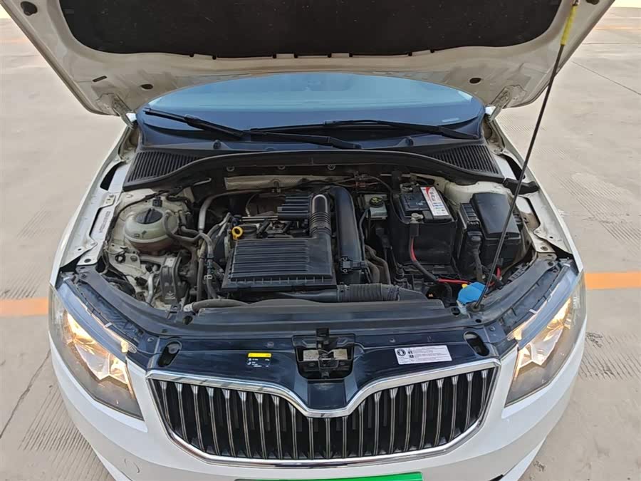 Skoda Octavia 2015 — фото 20