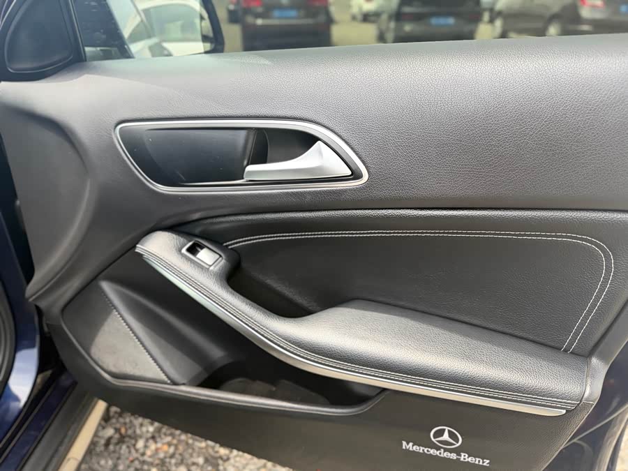 Mercedes-Benz GLA 2016 — фото 12