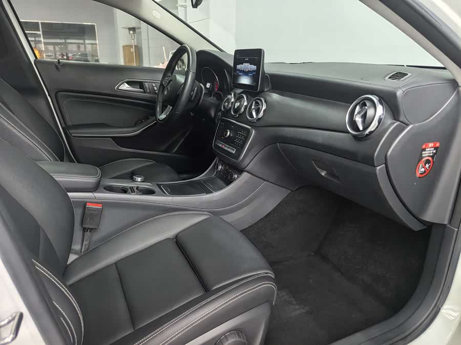 Mercedes-Benz GLA 2018 — фото 16