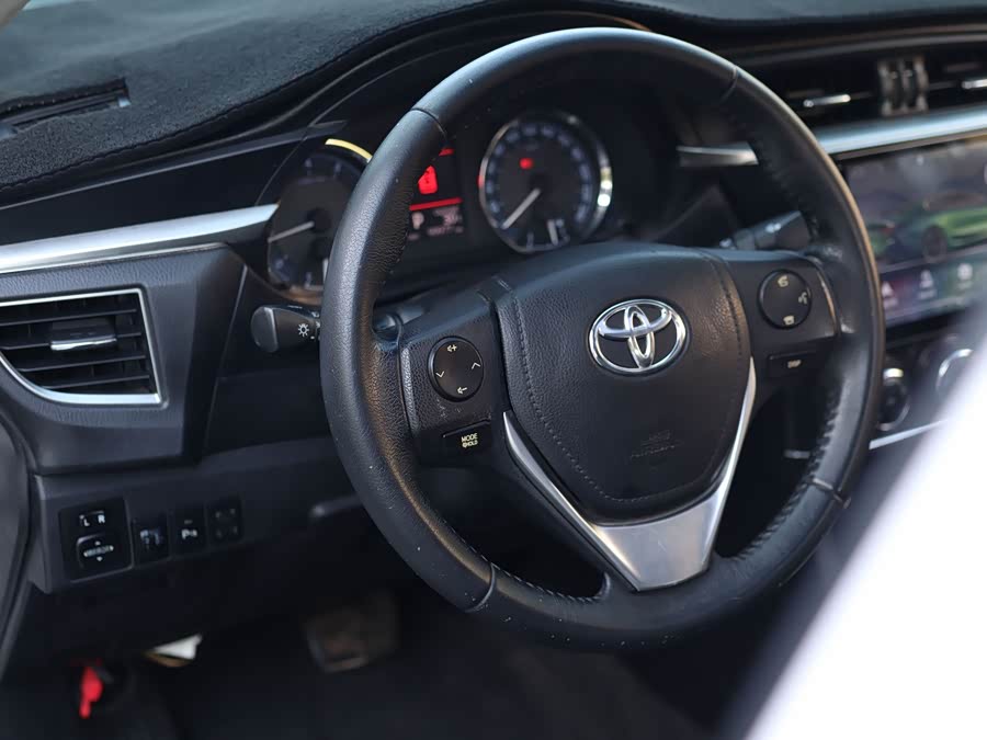 Toyota Corolla 2014 — фото 15