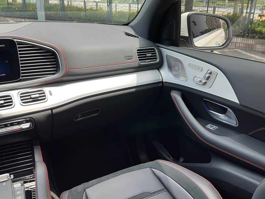Mercedes-Benz GLE AMG 2025 — фото 20
