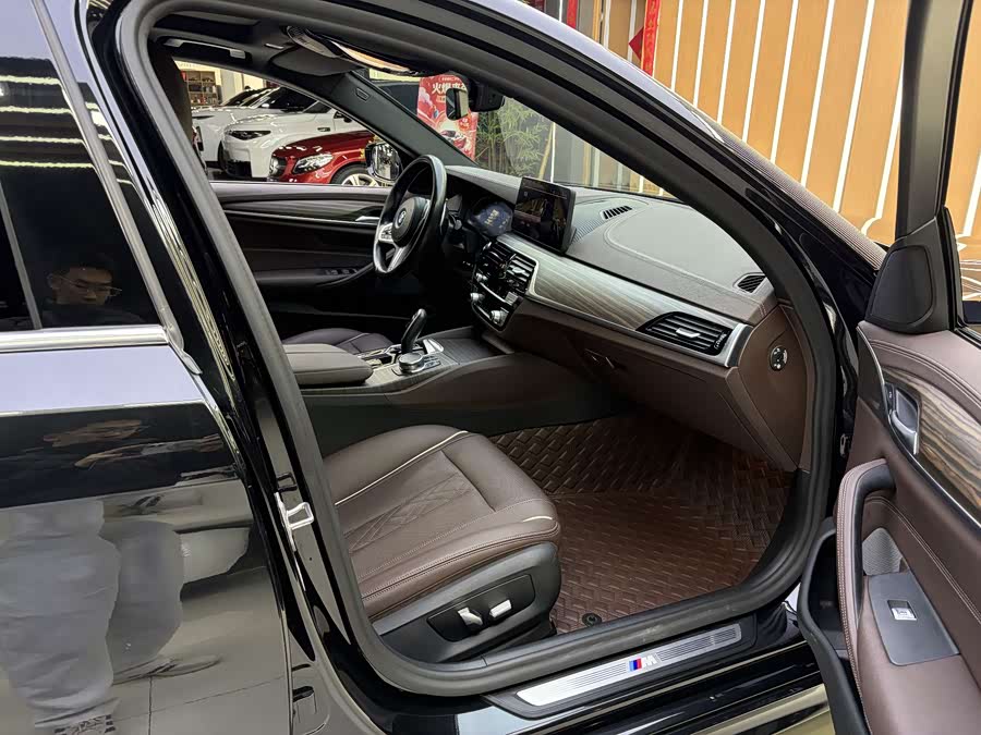 BMW 5 Series 2022 — фото 14