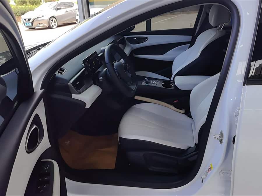 BYD Seal 05 DM-i 2025 — фото 9