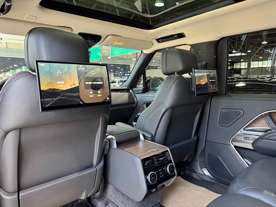 Land Rover Range Rover 2025 — фото 37