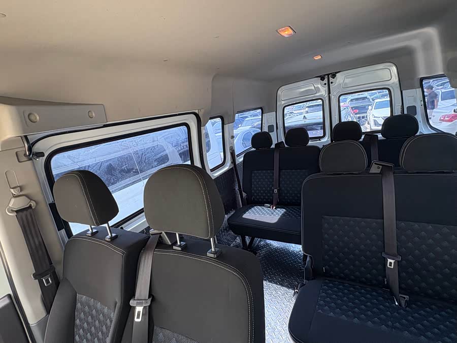Maxus V80 2024