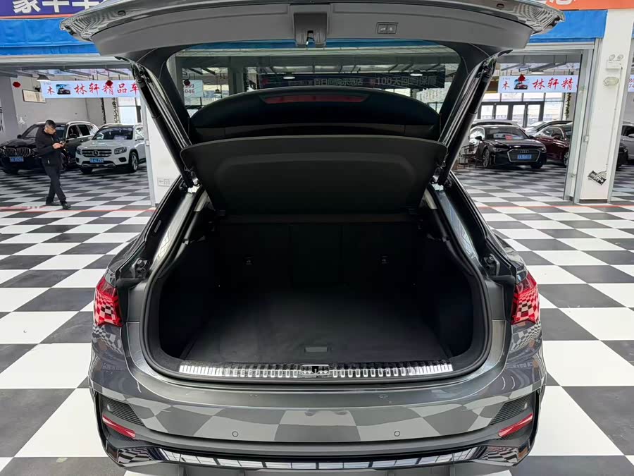 Audi Q3 Sportback 2022 — фото 15