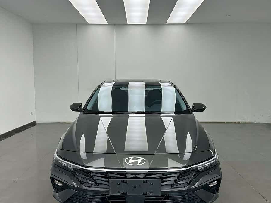 Hyundai Elantra 2023