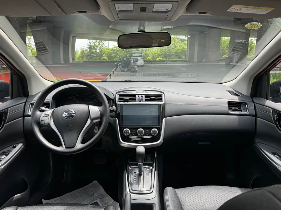 Nissan Tiida 2016 — фото 10