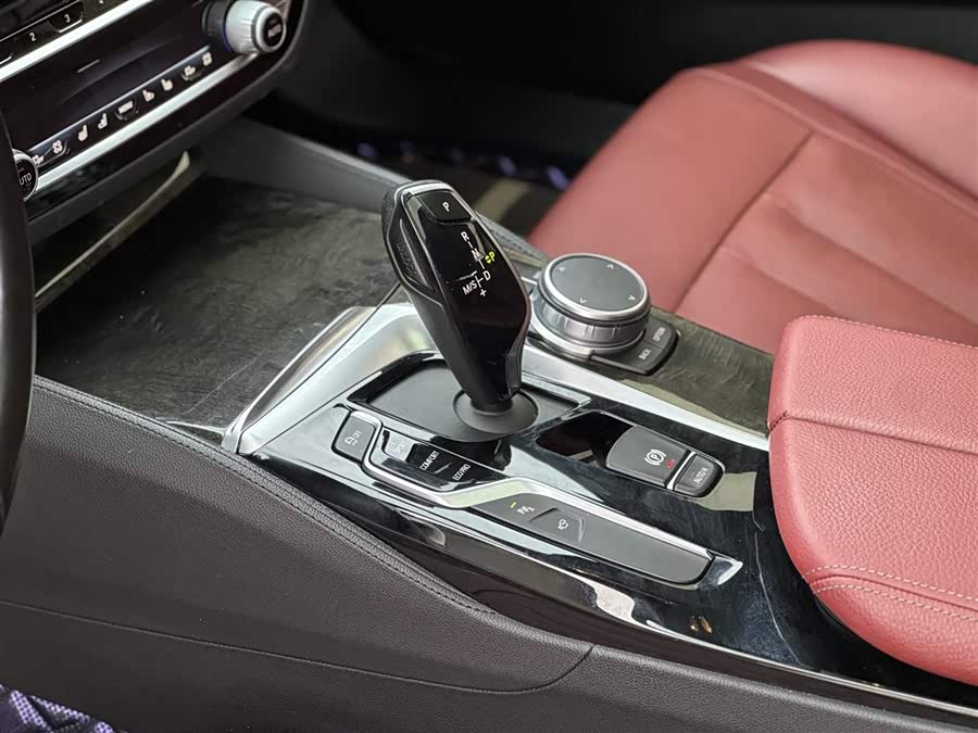 BMW 5 Series 2020 — фото 12