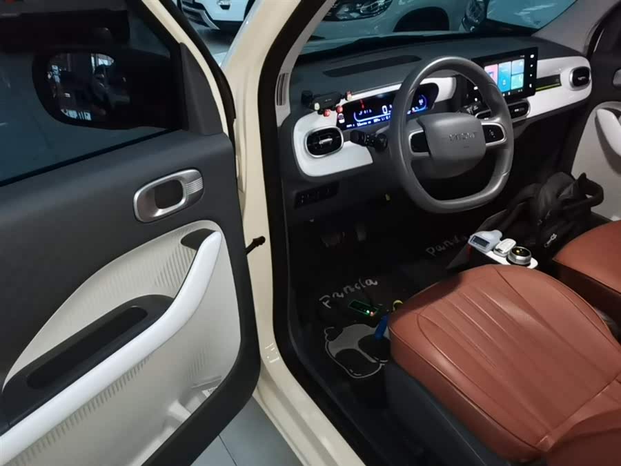 Geely Galaxy Panda 2025 — фото 16