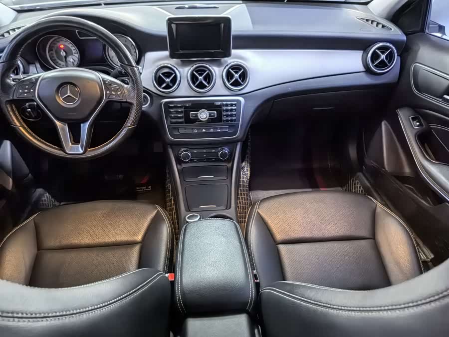 Mercedes-Benz GLA 2015 — фото 8