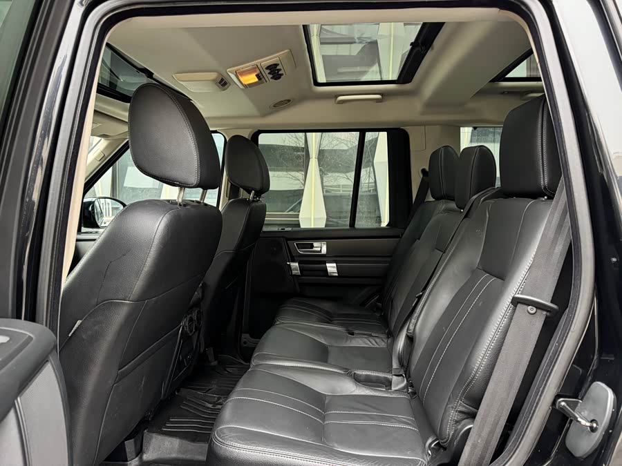 Land Rover Discovery 2015 — фото 15