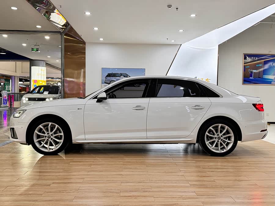 Audi A4L 2019