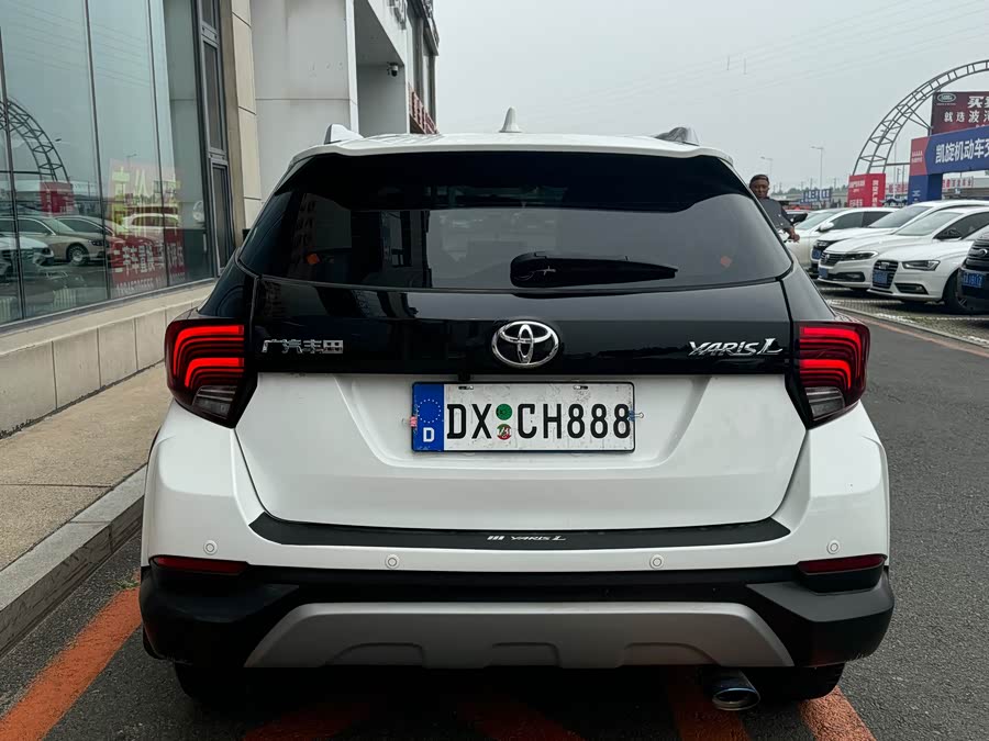 Toyota Yaris L 2022