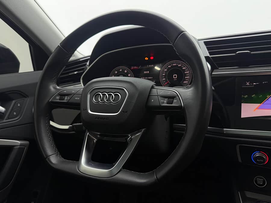 Audi Q3 2023 — фото 10