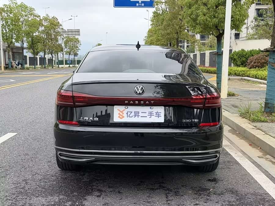 Volkswagen Passat 2023