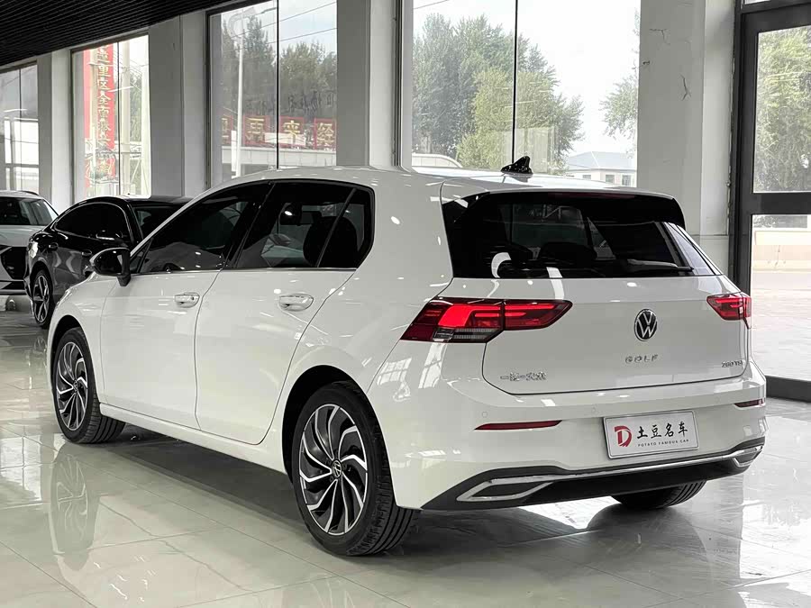 Volkswagen Golf 2021