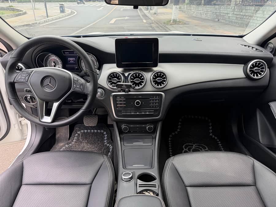 Mercedes-Benz GLA 2016 — фото 11