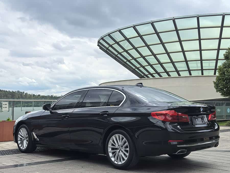 BMW 5 Series 2019 — фото 9