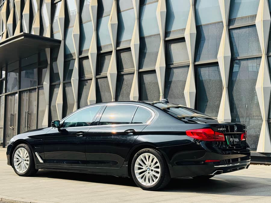 BMW 5 Series New Energy 2020 — фото 21