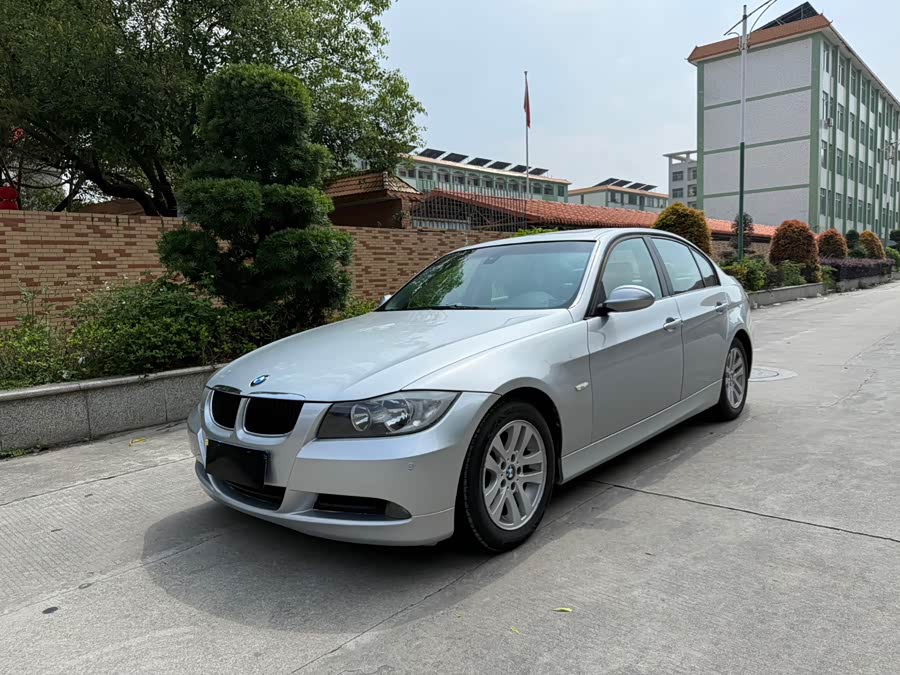 BMW 3 Series 2005
