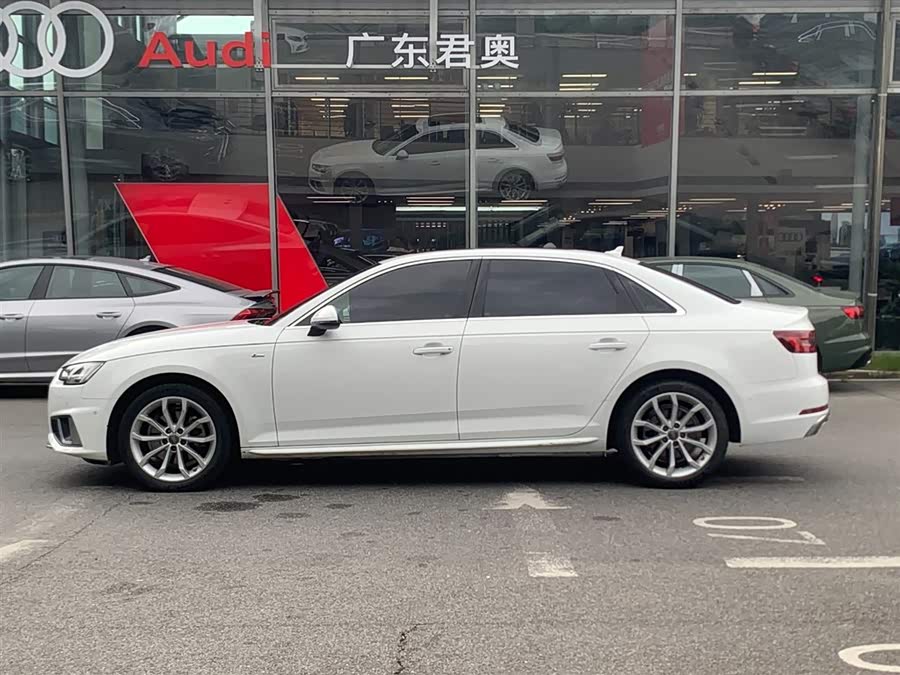 Audi A4L 2019
