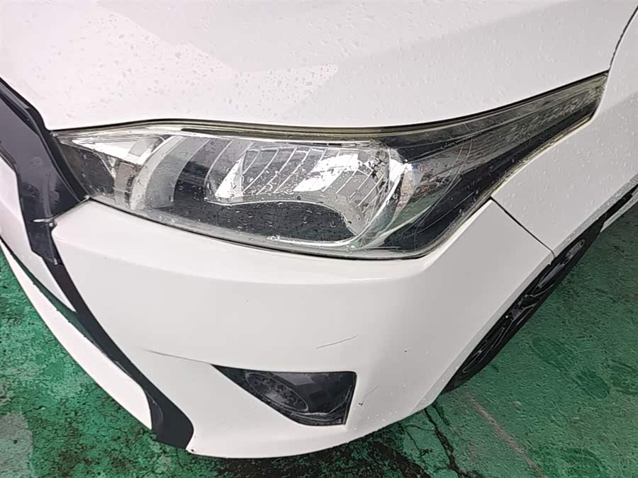 Toyota Yaris L 2014 — фото 24