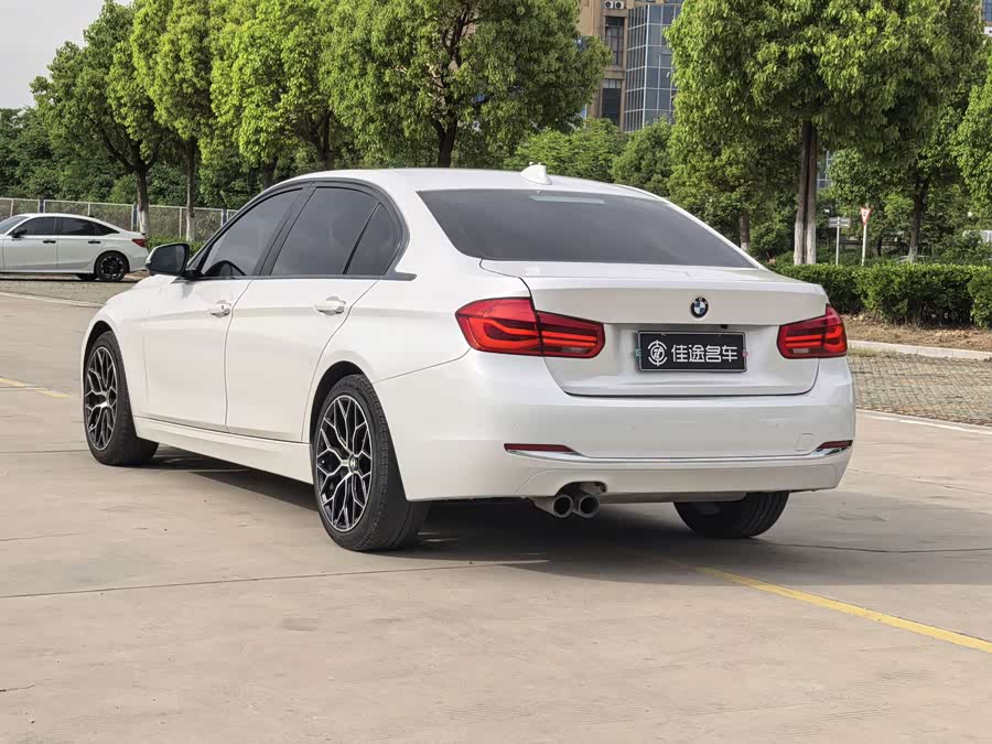 BMW 3 Series 2018 — фото 11