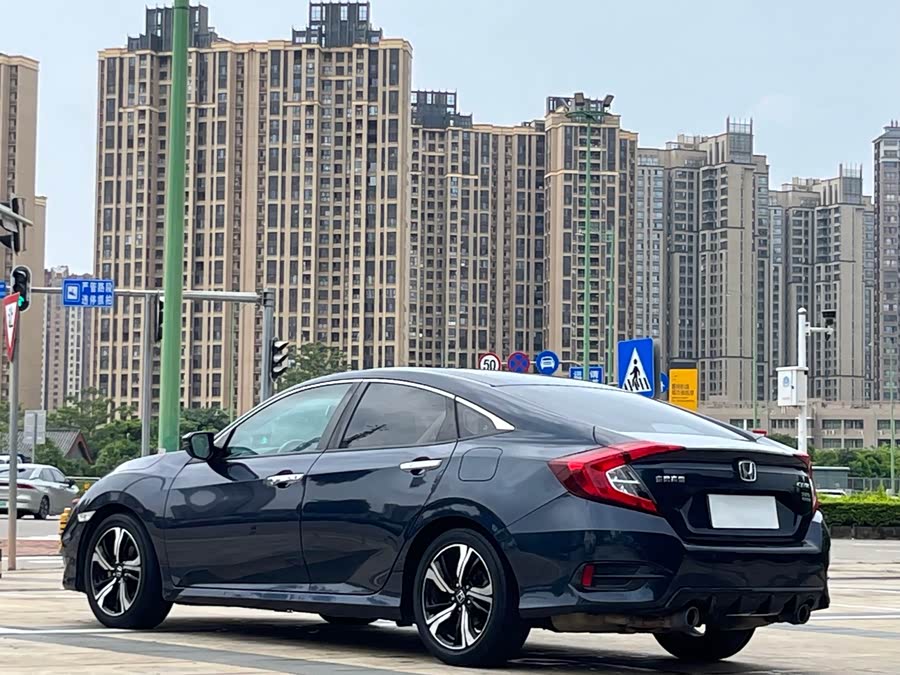 Honda Civic 2019 — фото 9
