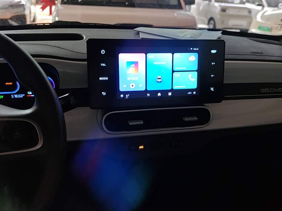 Geely Galaxy Panda 2025 — фото 13