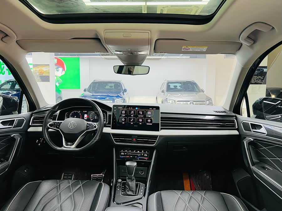 Volkswagen Tiguan L 2023 — фото 14