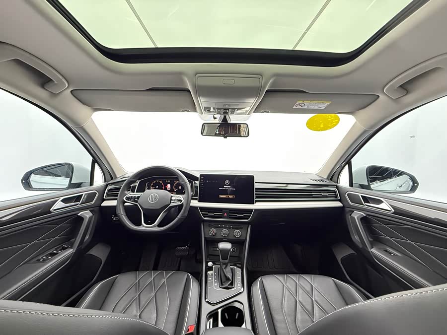 Volkswagen Tiguan L 2023 — фото 8