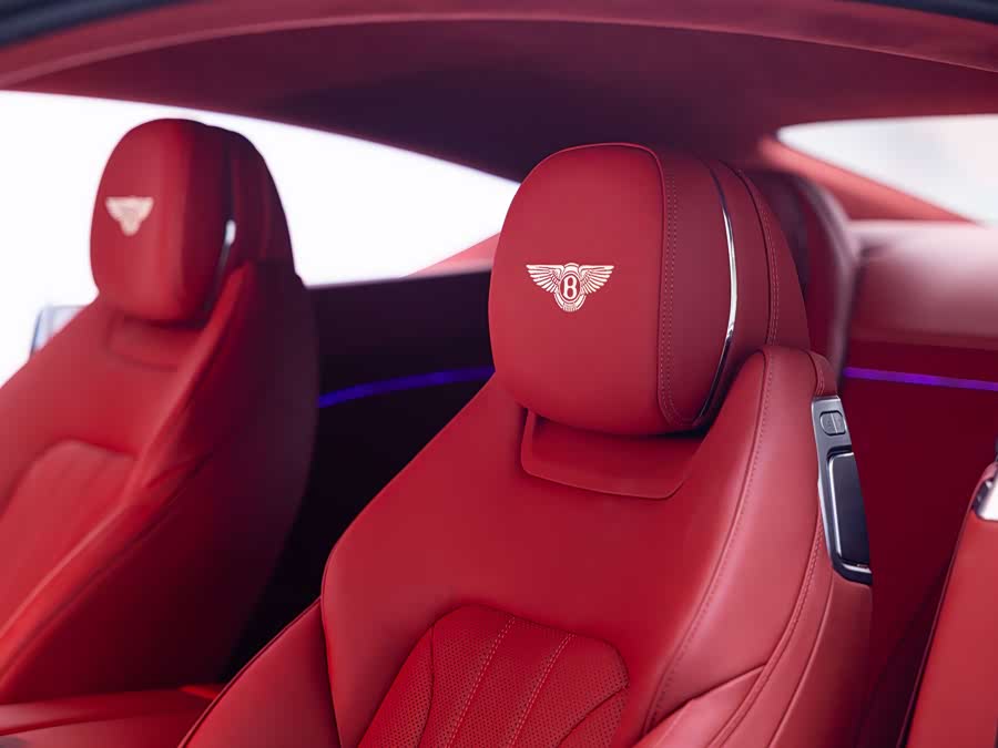Bentley Continental 2023 — фото 11