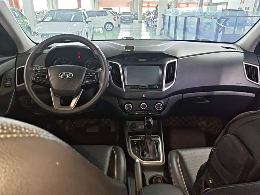Hyundai ix25 2015 — фото 10