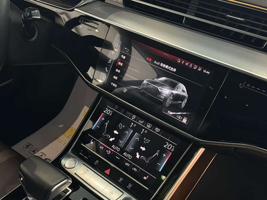 Audi A8 2018 — фото 17