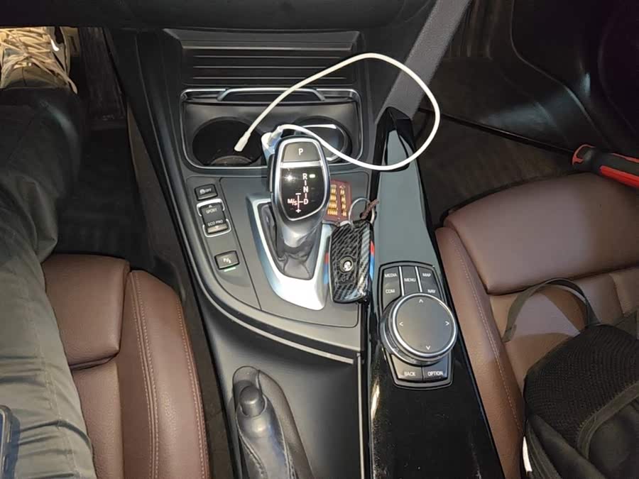 BMW 3 Series 2018 — фото 10