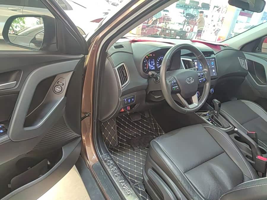 Hyundai ix25 2015 — фото 16