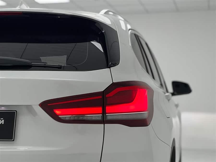 BMW X1 2022 — фото 8