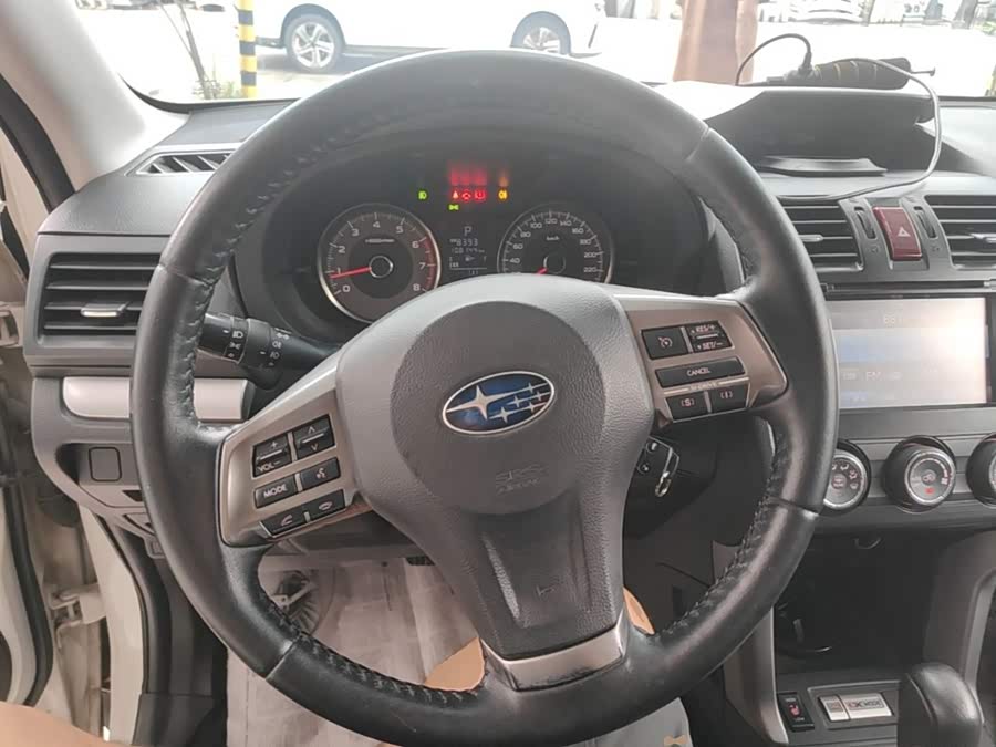 Subaru Forester 2014 — фото 11