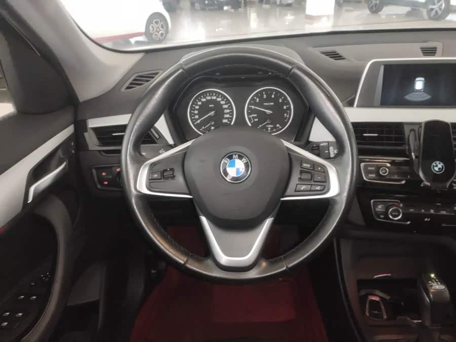 BMW X1 2018 — фото 11