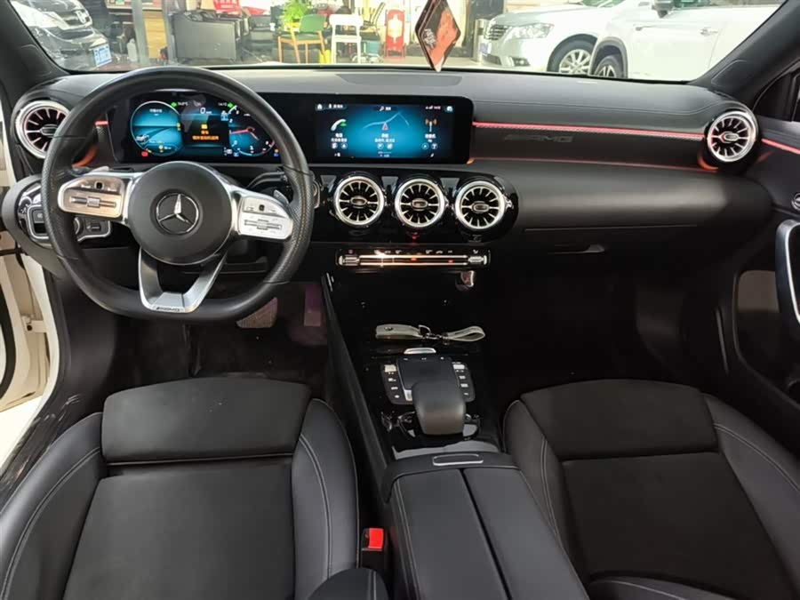 Mercedes-Benz A-Class 2022 — фото 10