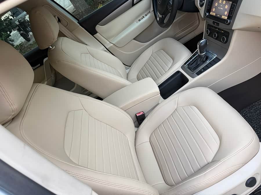 Volkswagen Magotan 2012