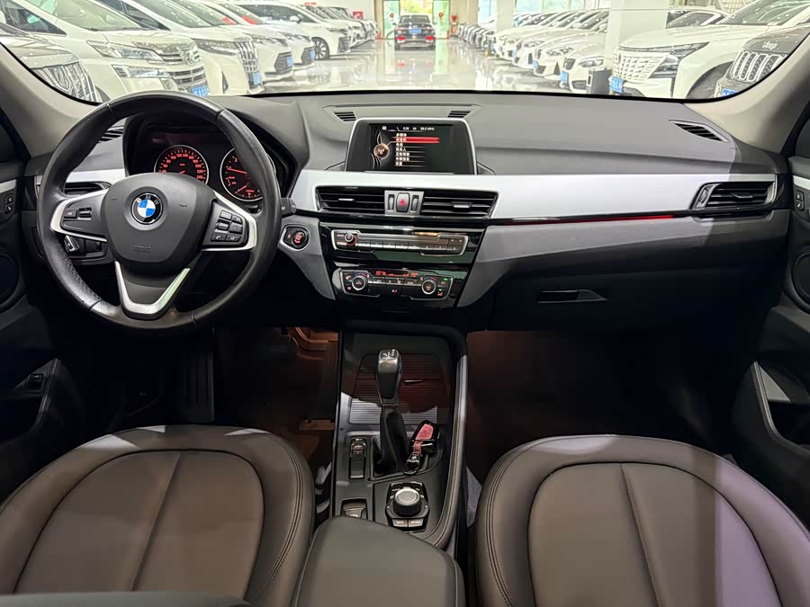 BMW X1 2018 — фото 12