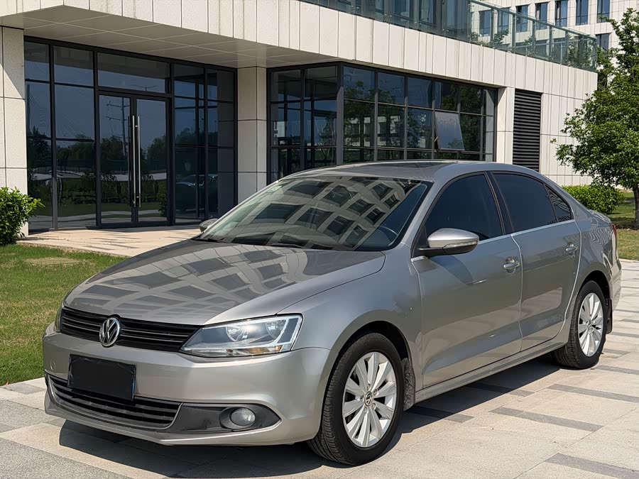 Volkswagen Sagitar 2015