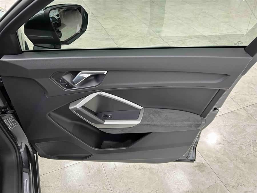 Audi Q3 2023 — фото 12