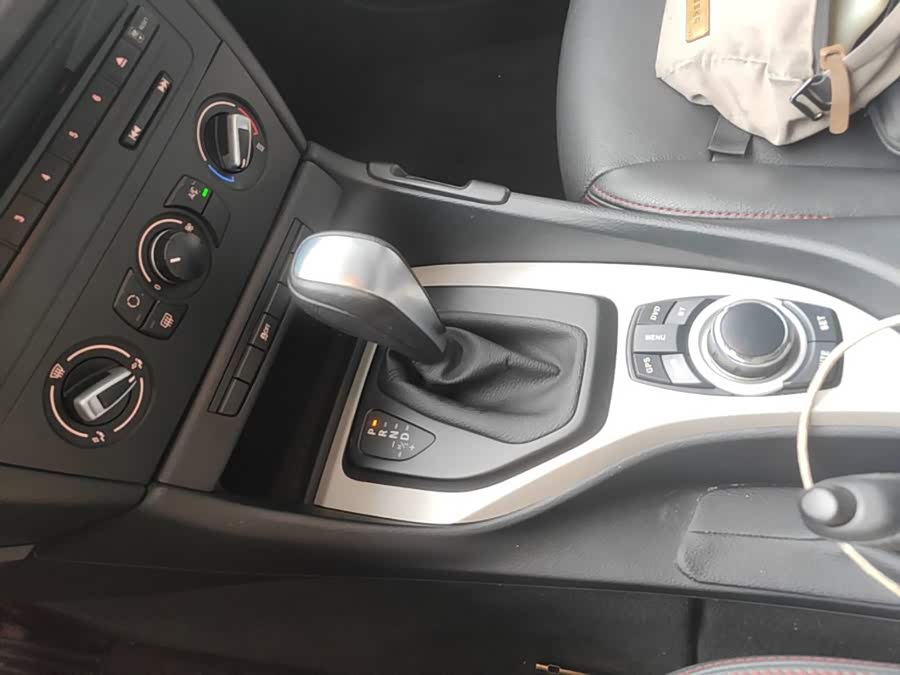 BMW X1 2013 — фото 14