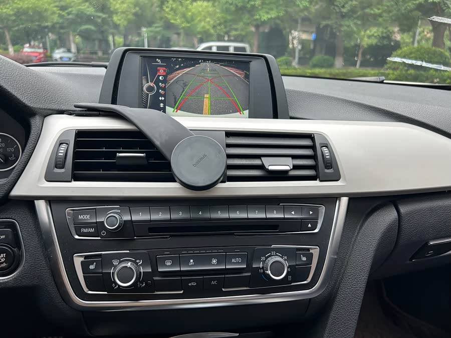 BMW 3 Series 2015 — фото 15