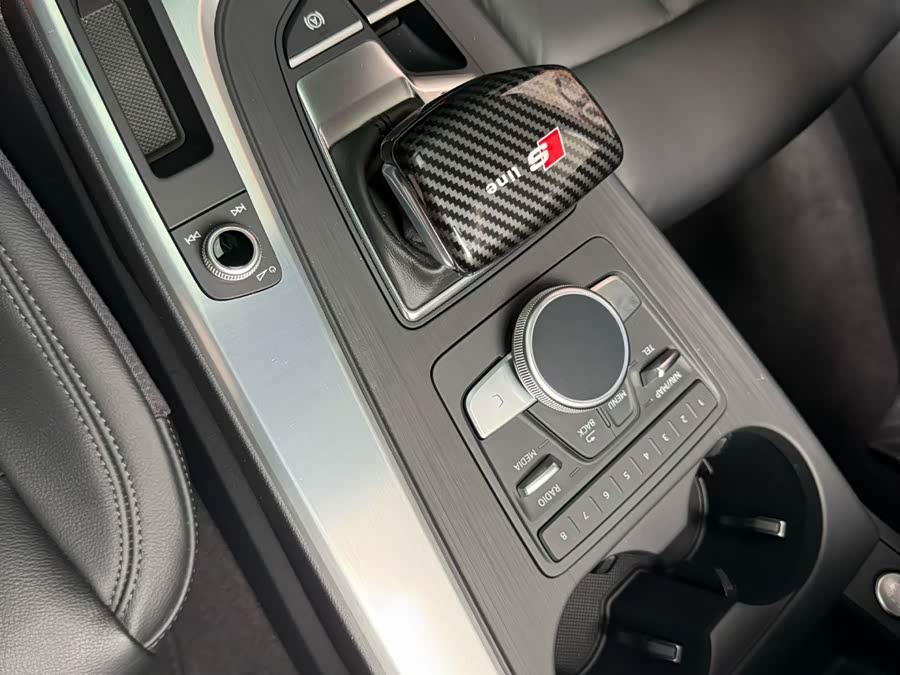 Audi A4L 2018