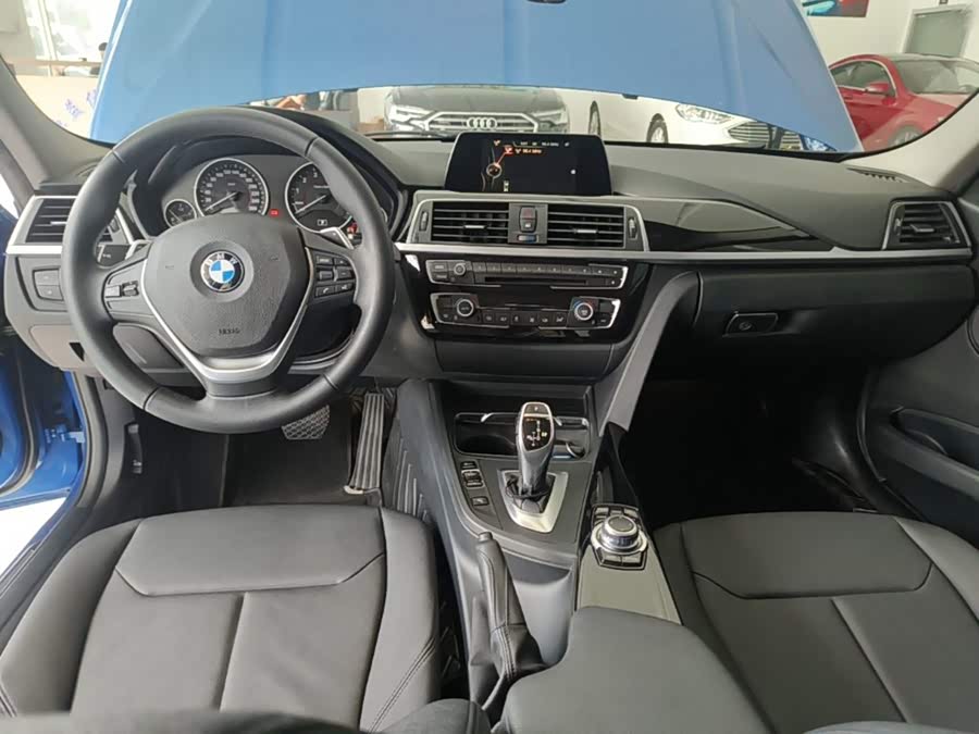 BMW 3 Series 2017 — фото 10